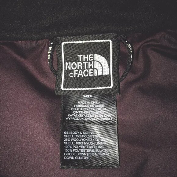 The North Face 550 Puffer Jacket - Black - Small (Good Condition) - Picture 2 of 2